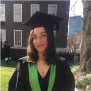 Vissuto, studiato e lavorato 9 anni a Londra, offro aiuto compiti, ripetizioni, conversazione e miglioramento dell'Inglese